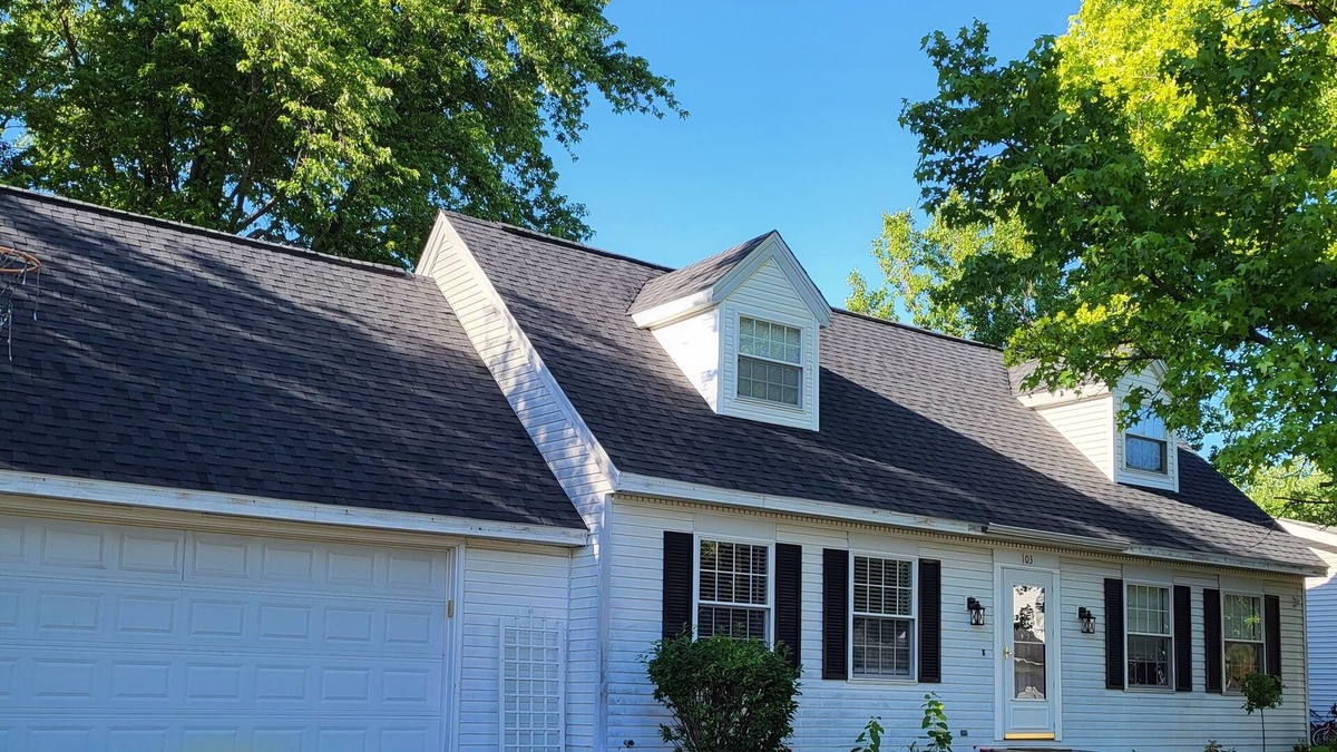 Arthur House | Cozy 3 bedroom home! Located in the heart of Arthur, Illinois