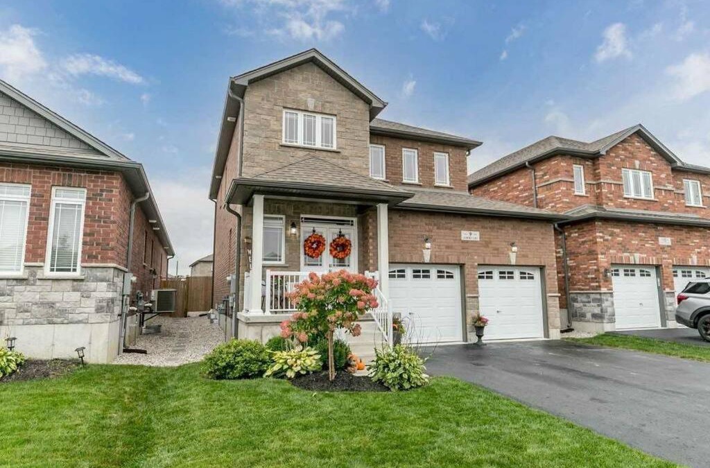 Barrie House | Cozy 3 bedroom home perfect for small gatherings