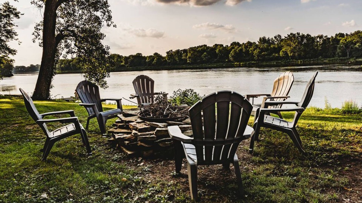 Wilmington House | Cozy 3-bedroom home on the waterfront, dog friendly!