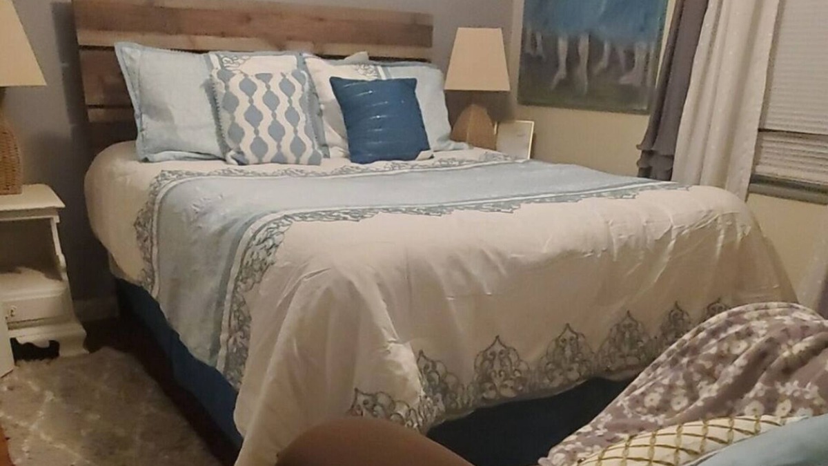 Easton House | Cozy 3-bedroom house in welcoming Easton with AC, WiFi. 2 minutes from downtown.