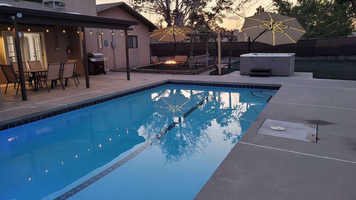 Corrales House | Cozy 3 Bedroom house with Pool Spa and Game Room