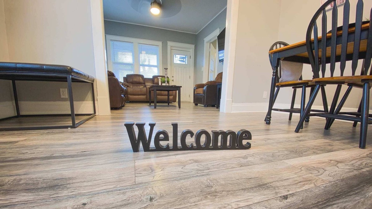 Niagara Falls Apartment | Cozy 3 bedroom Minutes From Falls & Casino on US side.