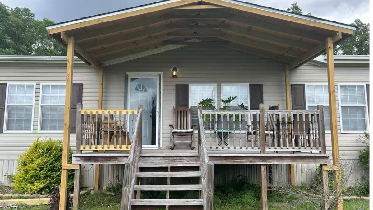 Chatawa House | Cozy 3-bedroom mobile home in delightful Magnolia with AC, WiFi