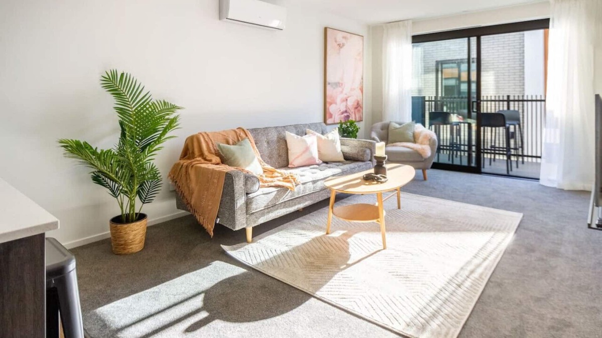 Addington House | Cozy 3-Bedroom near Hagley Park w/Garage