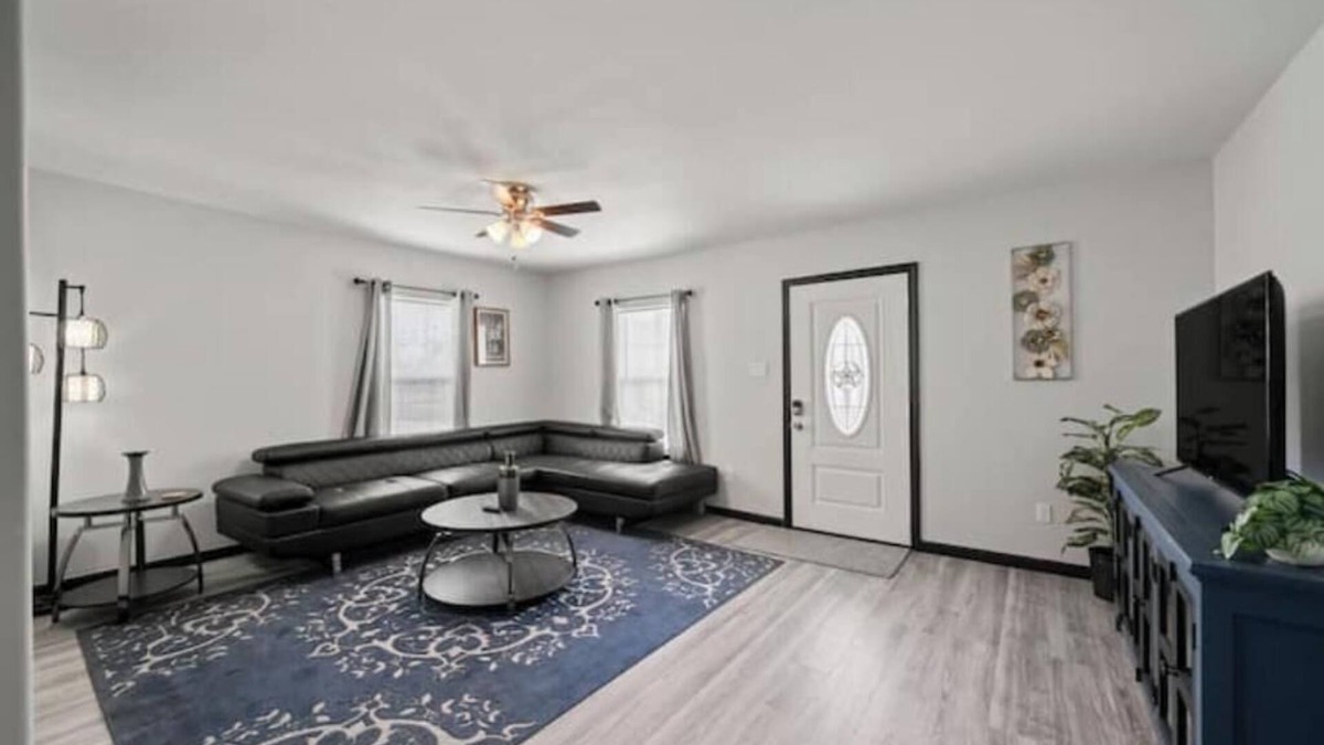 Northside House | Cozy 3-Bedroom Suburban Retreat near Downtown