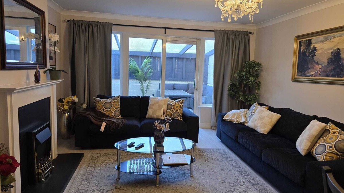 Ongar House | Cozy 3-bedroom terrace house, in a safe and peaceful neighborhood for families.