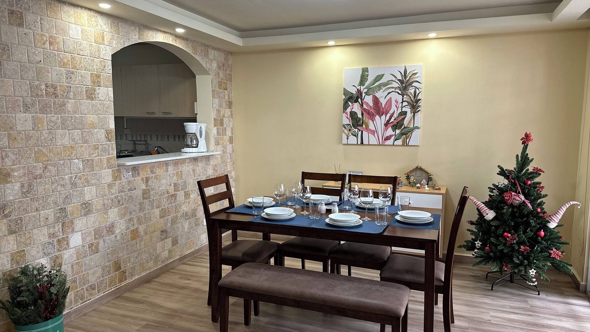 Juan Diaz House | Cozy 3-bedroom townhome with WiFi, AC in fabulous Panamá