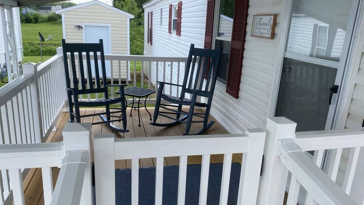 Mount Vernon House | Cozy 3-bedrooms, 2 full bath home in City Limits of Mount Vernon.