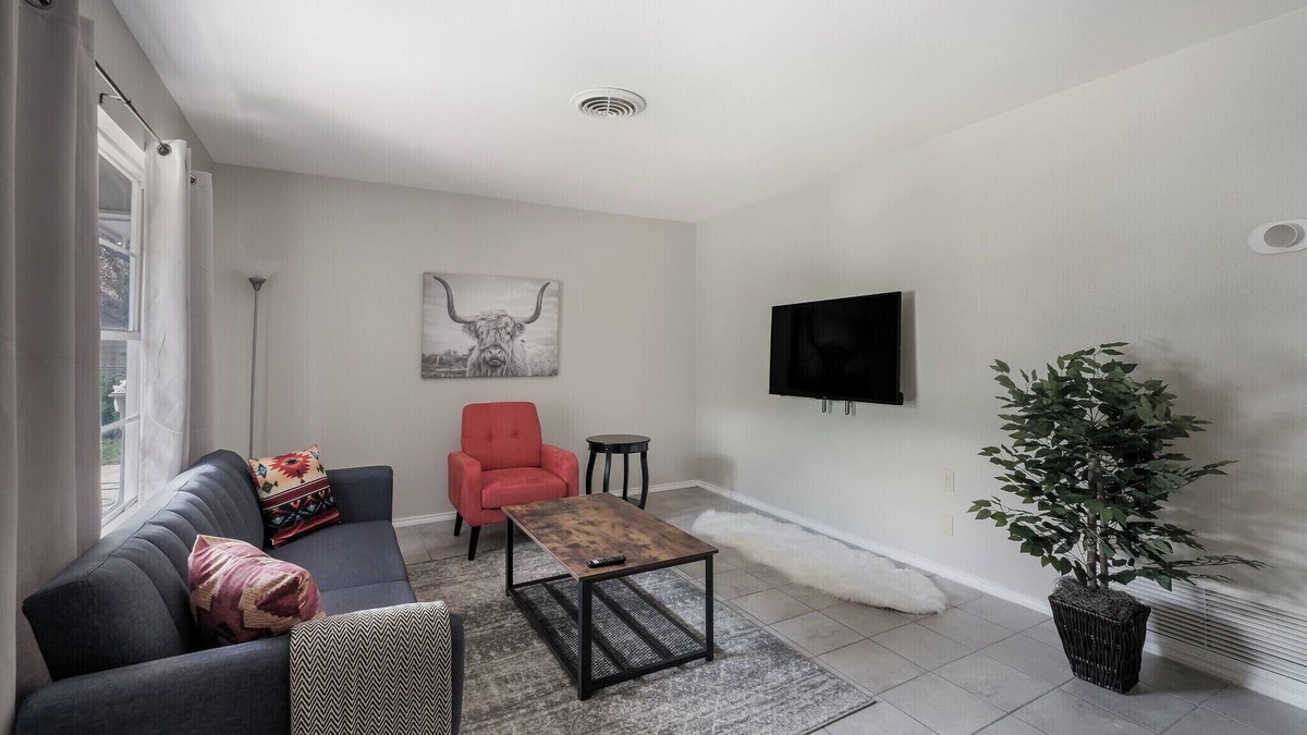 Lackland Terrace House | Cozy 3-BR, 2-BTH House with Private Backyard, Driveway Parking, Near Lackland