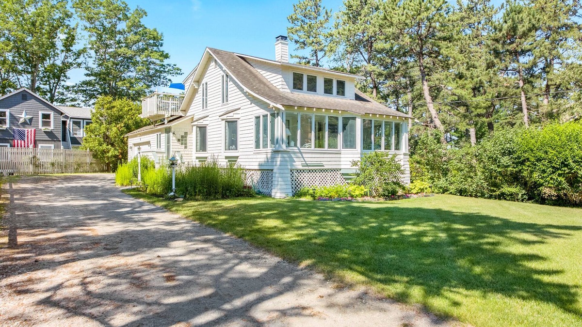 Biddeford Pool House | Cozy 3 BR Cottage On Hills Beach
