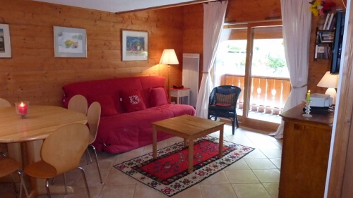 Meribel Village Apartment | Cozy 3-Room Apartment for 6 in Méribel Village, Close to Slopes & Shops