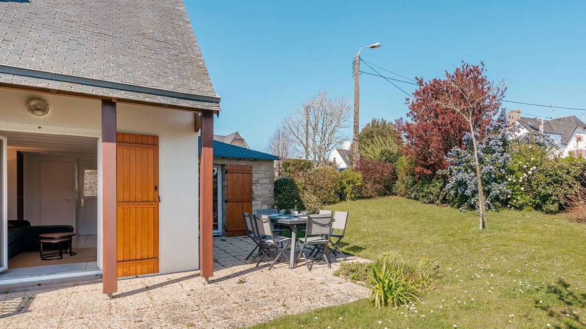 Carnac Villa | Cozy 3-Room House in Carnac with Private Garden, Near Beach & Shops - Sleeps 5