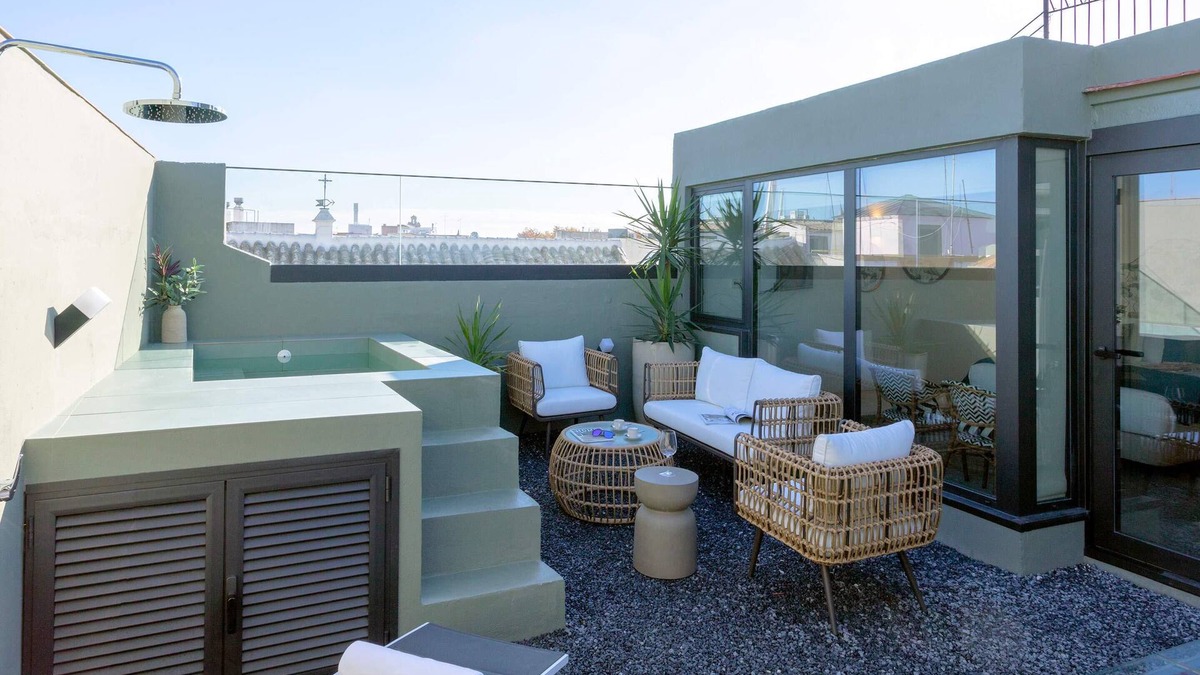 San Lorenzo Apartment | Cozy 3BD duplex with private pool in seville center. Gran Poder III