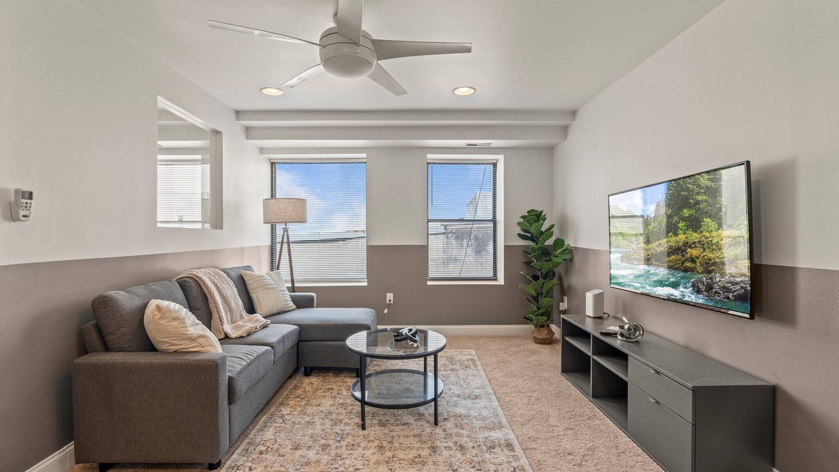 Old City Apartment | Cozy 3BD | Old City | 3 Beds | Independence Hall