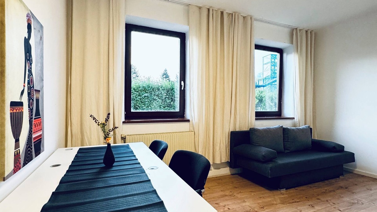 Meidling Apartment | Cozy 3BR Apt with Garden Sleeps 10