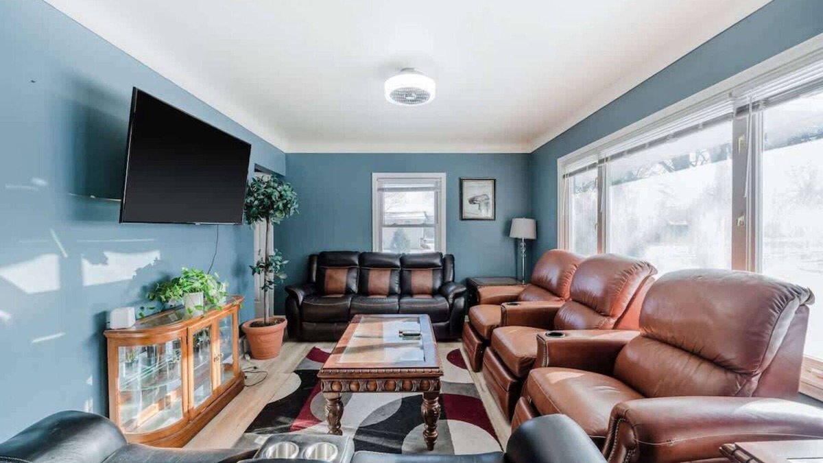 Oakdale House | Cozy 3BR Home in Oakdale with BBQ & Private Patio!