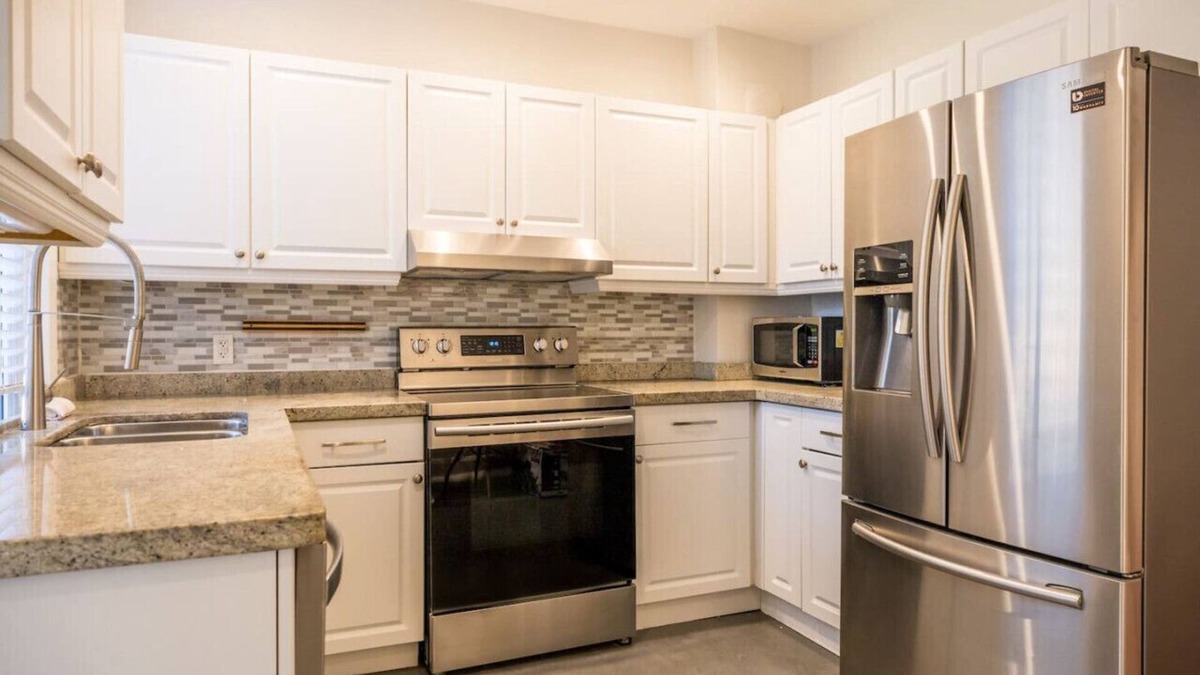 The Danforth House | Cozy 3BR Home w/Backyard & Deck Includes Parking!