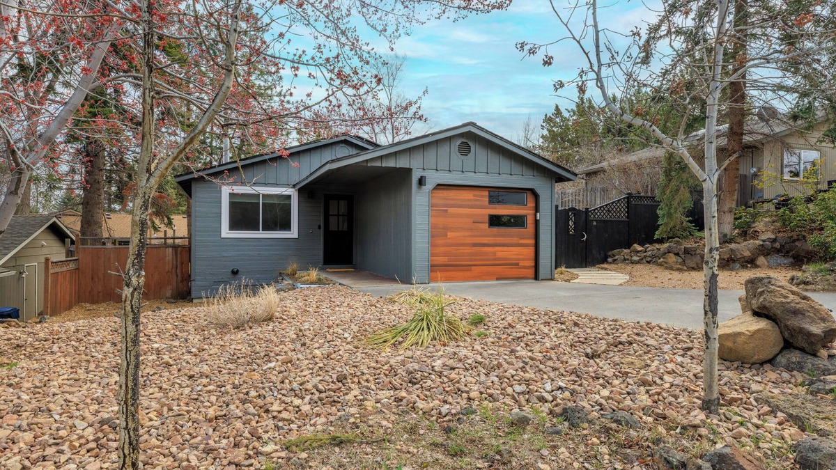 Orchard District House | Cozy 3BR Retreat in Midtown Bend