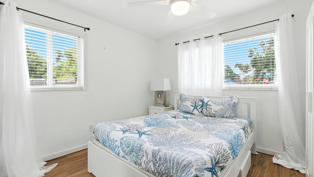 Seminole House | Cozy 3BR Retreat w/AC. Near Beaches & Hospitals in Seminole