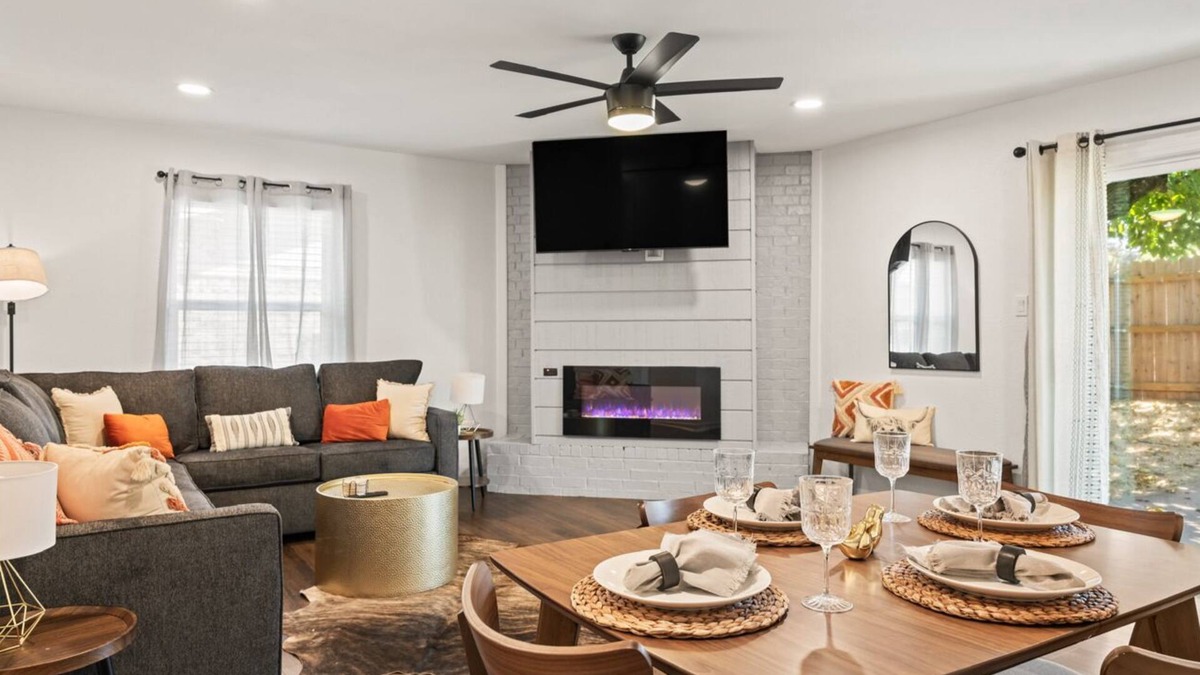 Weatherford House | Cozy 3BR with King Beds, Grill, AC, WiFi & Coffee! — Near Downtown Weatherford