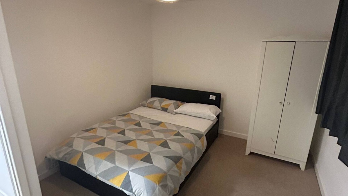 Dartford House | Cozy 4 Bed House ~ Entire Home in Kent Parking/Contractor/Family/Corporate