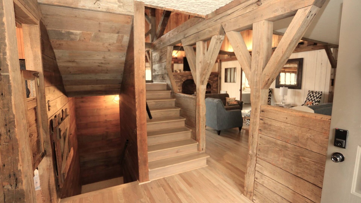 Seward County Cabin | Cozy 4-bedroom cabin with WiFi, near Seward, located on 10 acres.