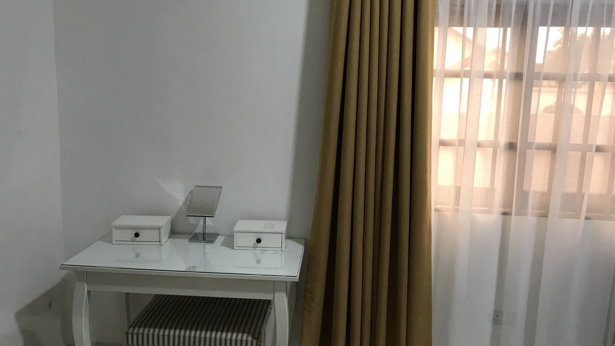 East Legon Apartment | Cozy 4 bedroom furnished apartment for family and business
