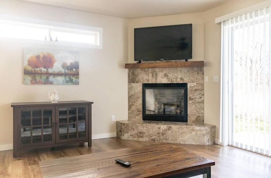 Prosser House | Cozy 4 Bedroom Home / Dual Masters / Living Rooms in Wine Country!