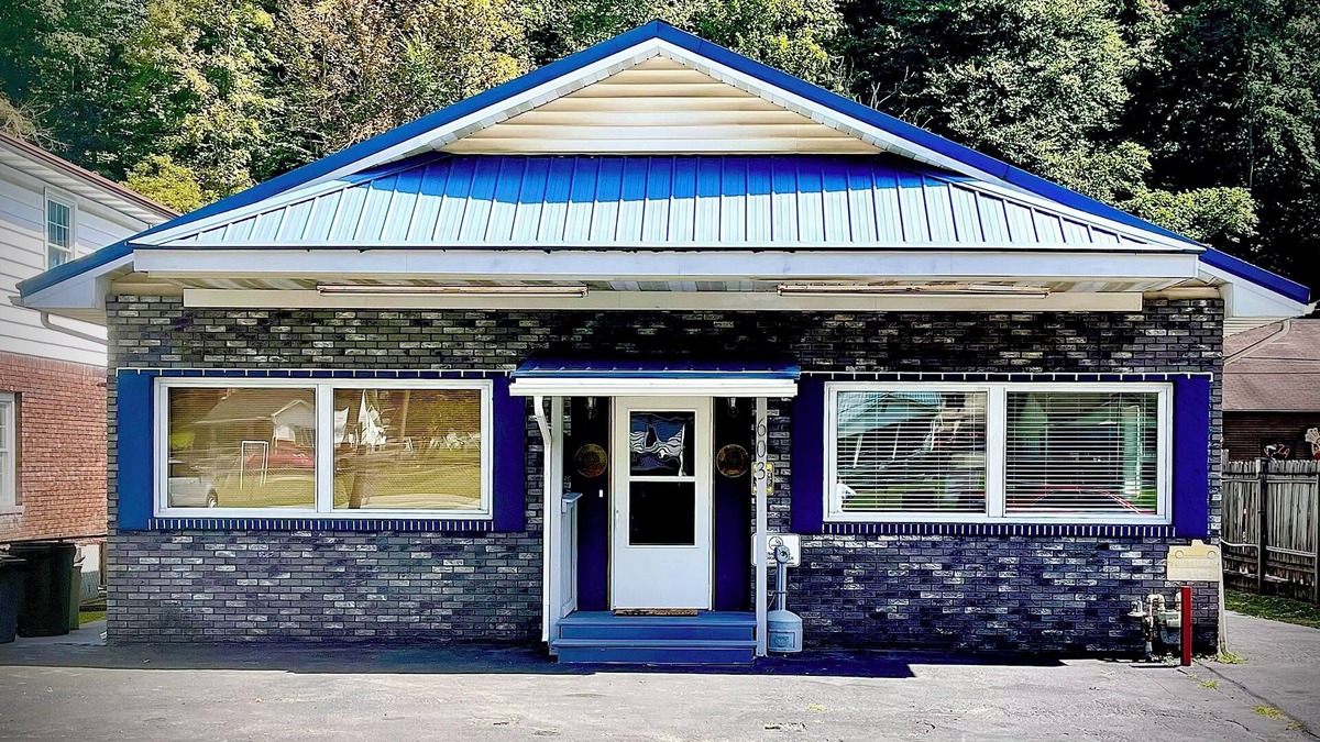 Kistler House | Cozy 4-bedroom house in Man w WiFi, arcade game, and extra parking. Near trails.