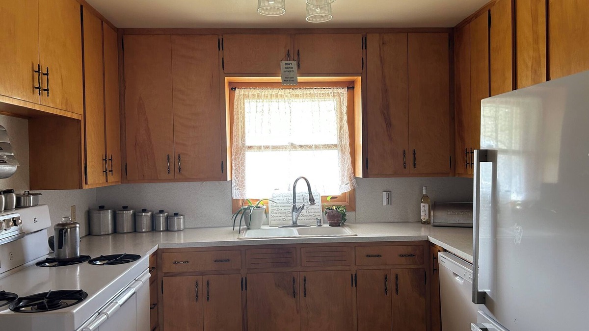 Rushville House | Cozy 4-bedroom house with WiFi and AC in Pleasant Rushville