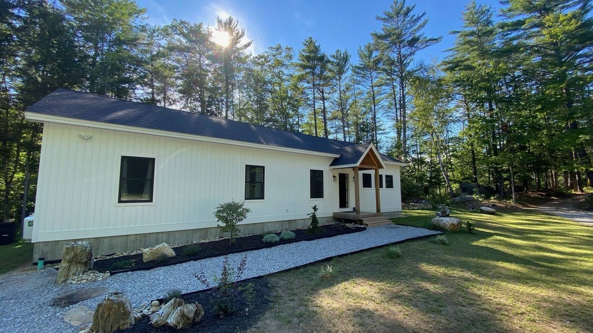 Norway House | Cozy 4 bedroom Lakehouse on Norway Lake