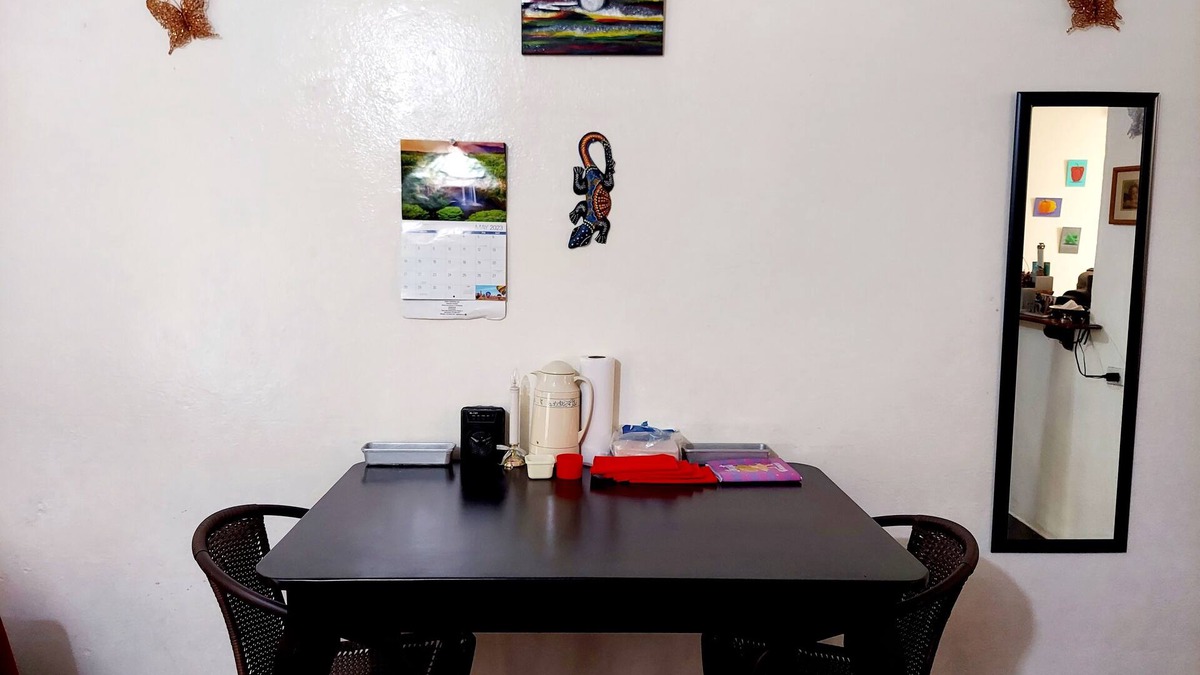 El Palmar House | Cozy, 4 mts to walmart, Plaza Mundo, 1 hr to the beach, 35 mts to Lake Ilopango.