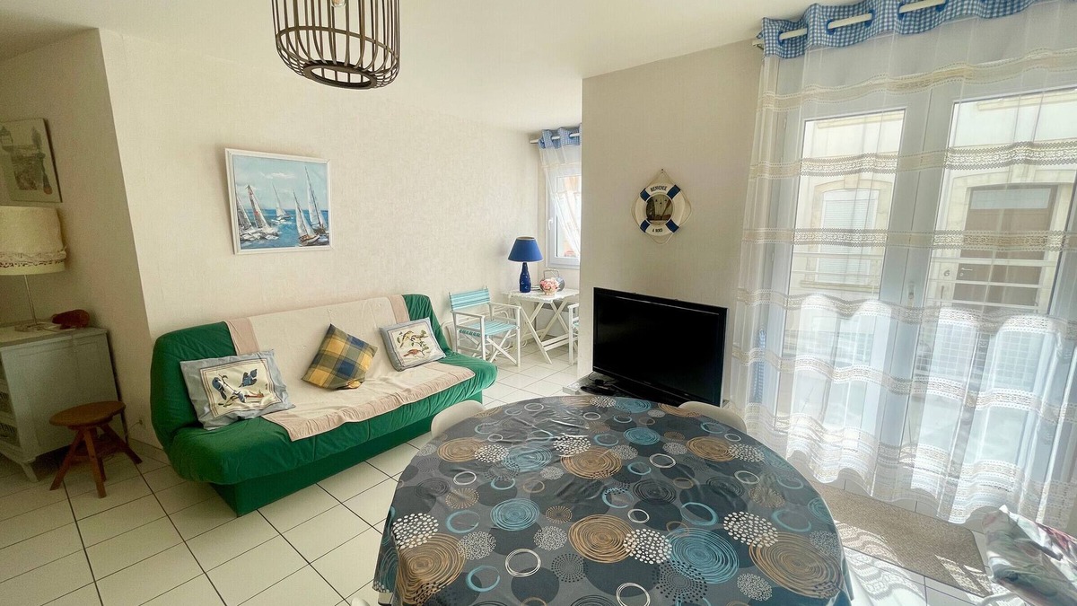 Les Sables d'Olonne Apartment | Cozy 4-Sleeper Apartment by Beach & Port, Central Location