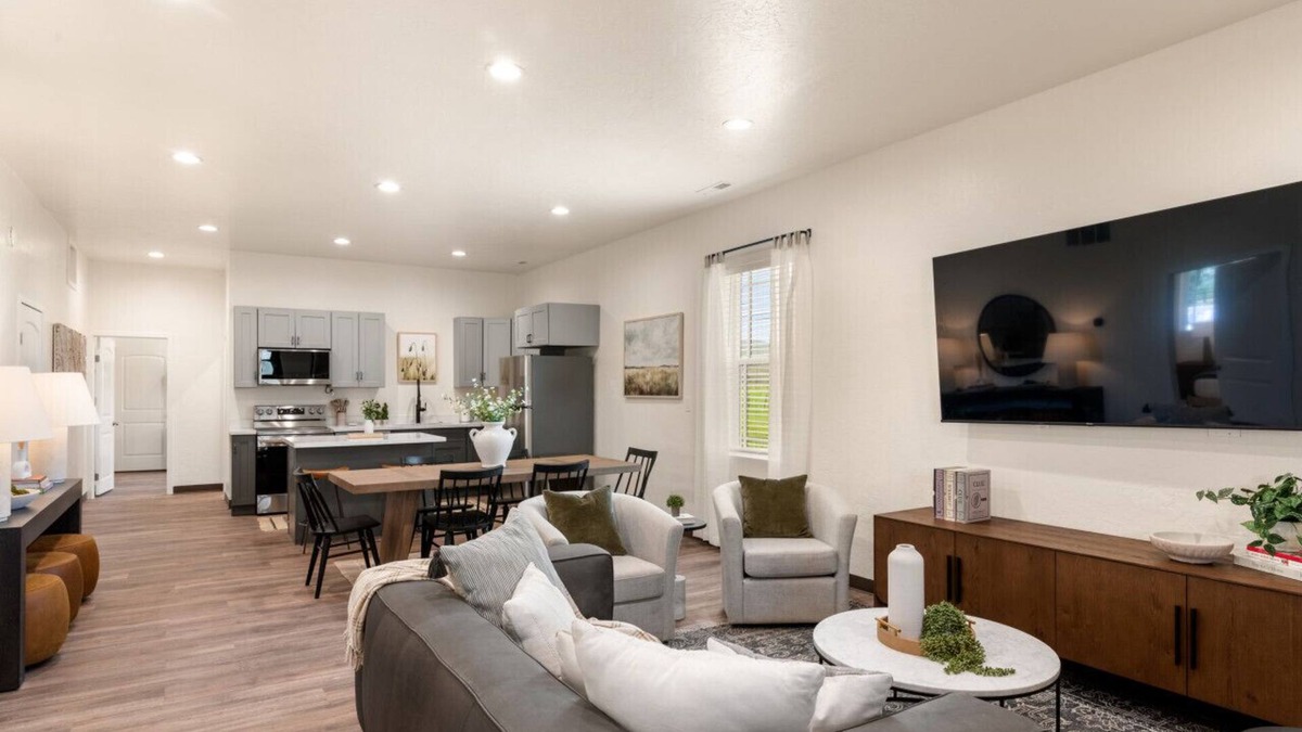 St. Charles Apartment | Cozy 4BR/2BA Condo by Bear Lake