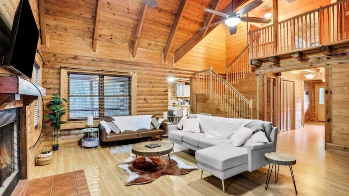 Florahome Cabin | Cozy 4BR Cabin with pool, BBQ
