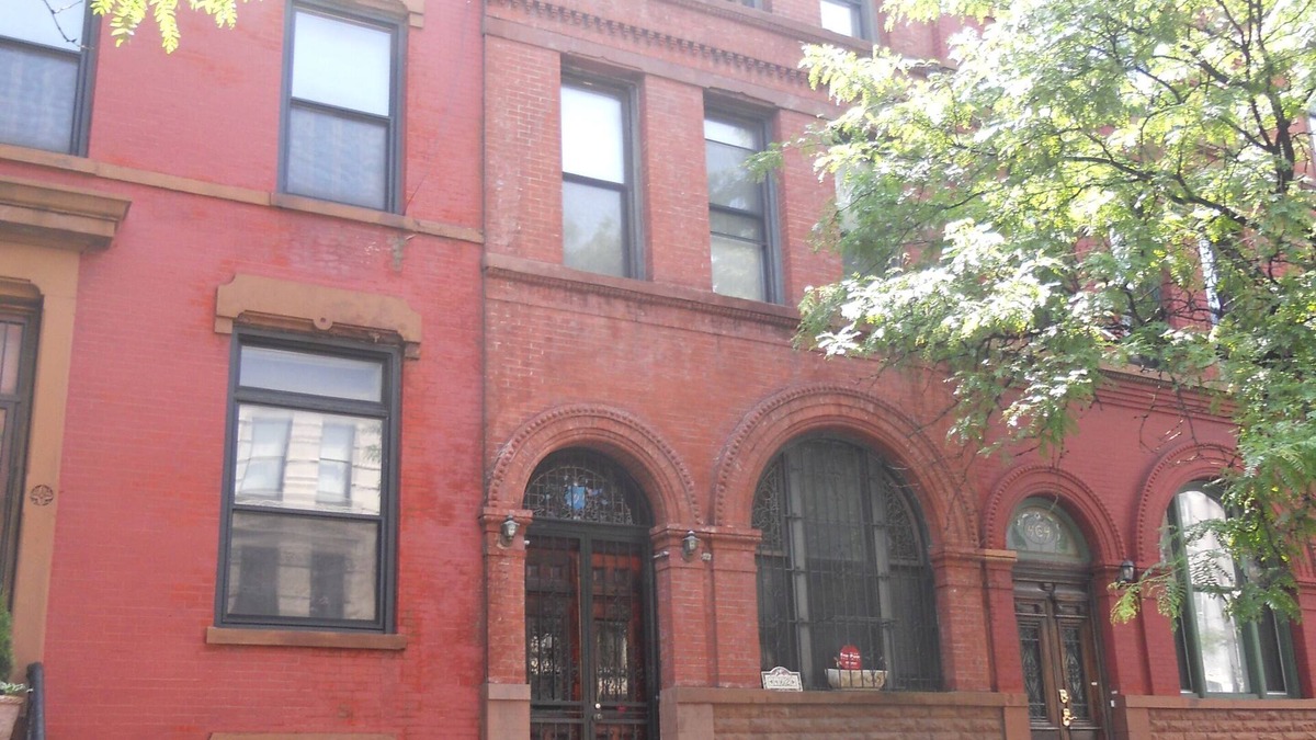 Upper Manhattan House | Cozy 5 Bdrms Brownstone located on 'Sugar Hill' in Historic Harlem NY