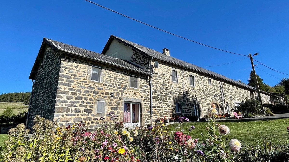 Freycenet-la-Cuche Cottage | Cozy 5-bedroom lodge near Freycenet-la-Cuche, perfect for families and friends, pet-friendly