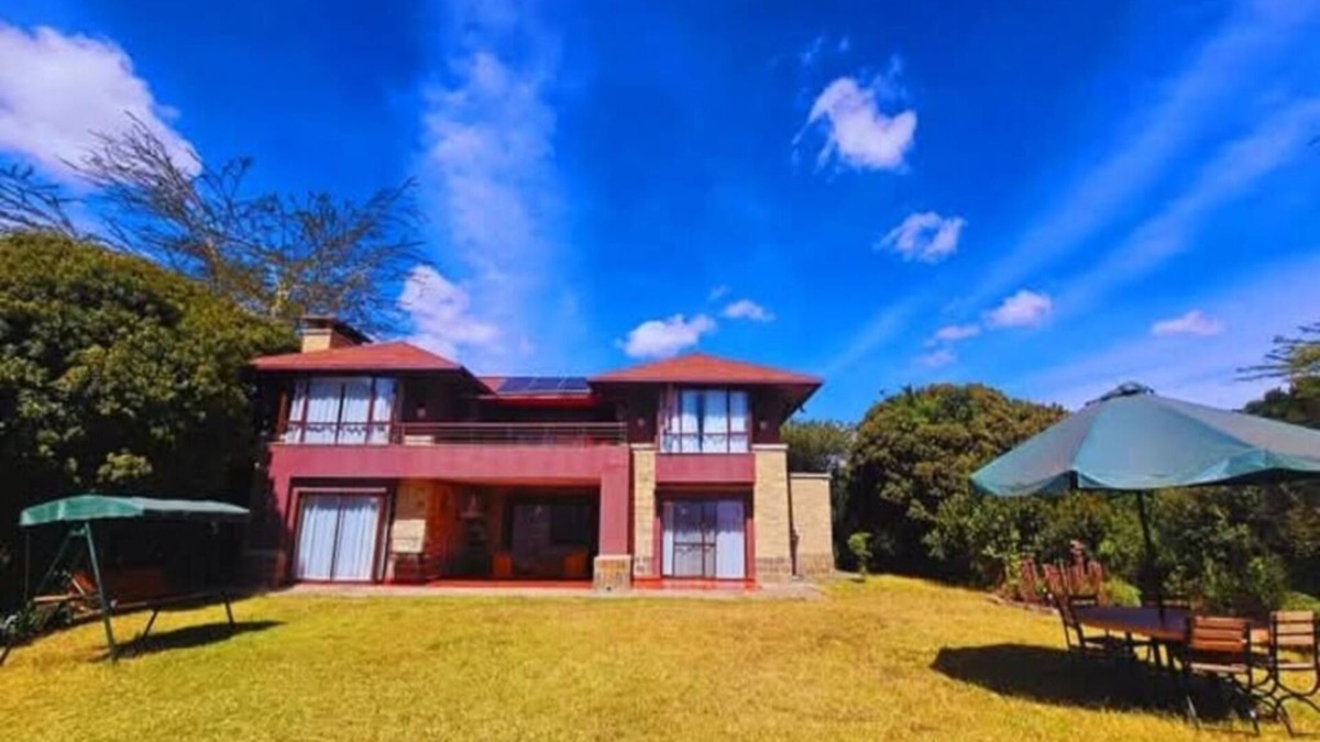 Nanyuki Villa | Cozy 5-bedroom en-suite. AC, Solar, WIFI, Mt. Kenya Wildlife Estate, Ol Pejeta.