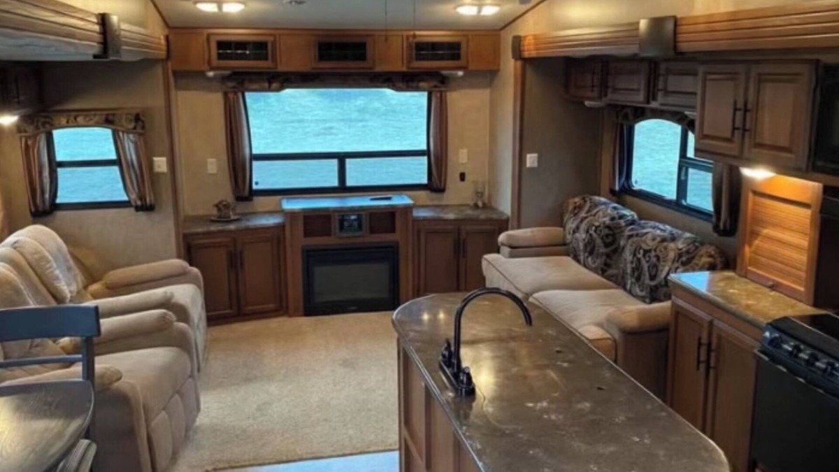 Onamia House | Cozy 5th wheel RV across Mille Lacs lake