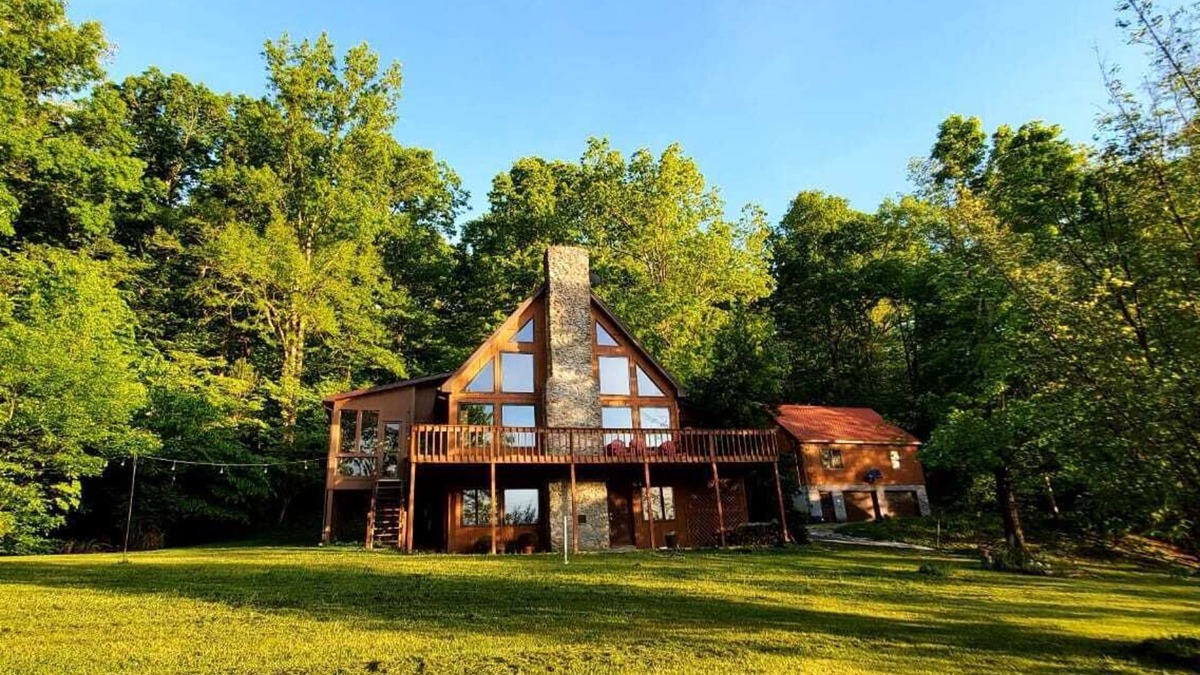 Irvine House | Cozy A Frame house firepit, sauna, gym, fishing pond Station Camp Getaway Nurys