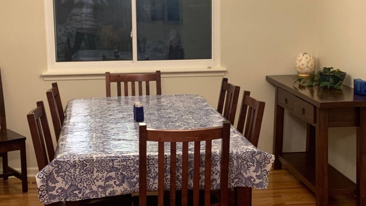 Bryant Pattengill East House | Cozy A2 Colonial Sleeps 12!