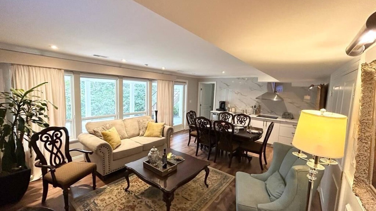 West Vancouver House | Cozy abode, lovely and bright