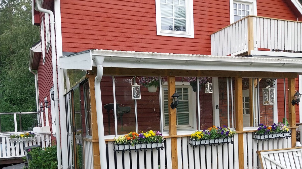 Ostersund House | Cozy accommodation in a rural environment Torvallaby Large green areas to move on