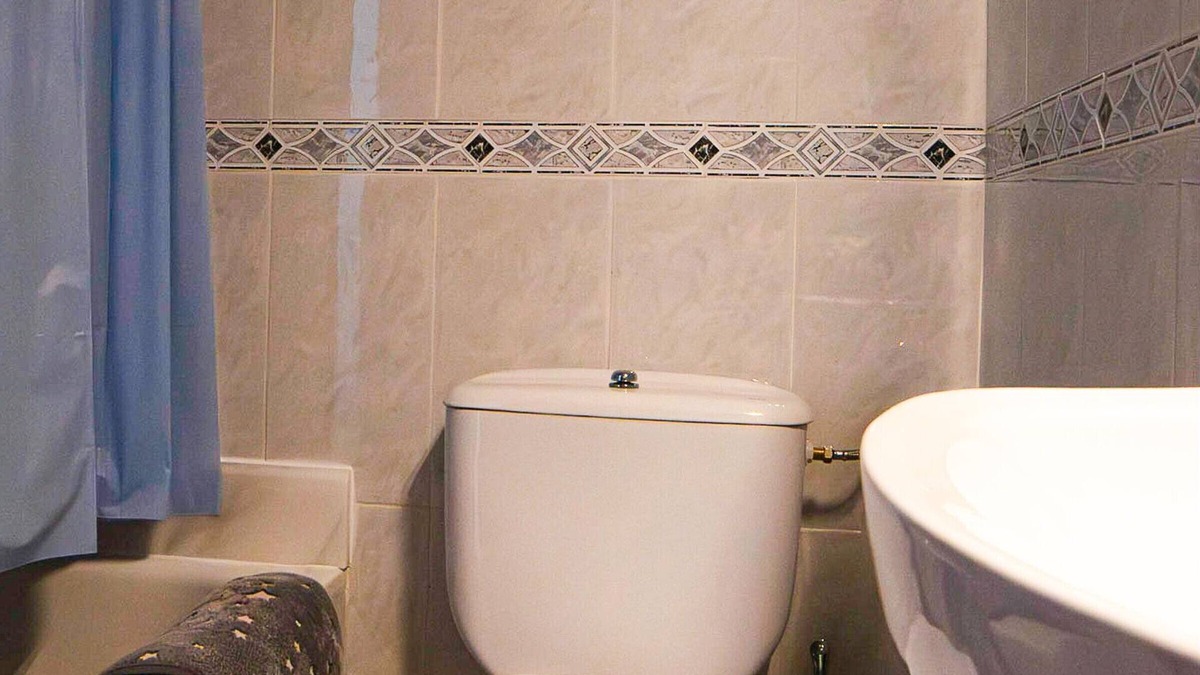 Baza Apartment | Cozy accommodation in Baza with essential amenities