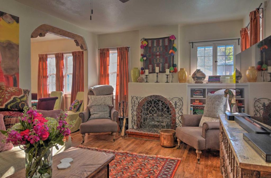 South Capitol House | Cozy Adobe Casita 1 Mile to Santa Fe Plaza!