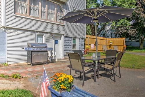 Agawam Apartment | Cozy Agawam Studio with Yard 2 Miles to Six Flags!