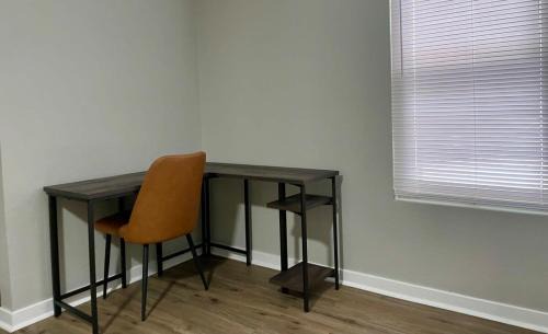 South Central Omaha Apartment | Cozy Aksarben Living-close to I-80 & WFH desk