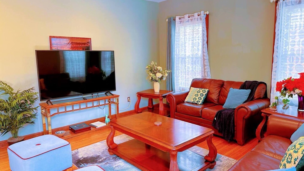 Buffalo House | Cozy Allentown Home.