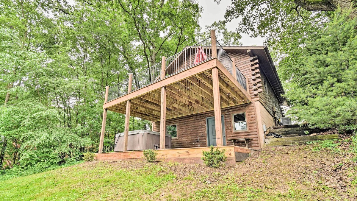 Shipshewana Cabin | Cozy Amish Country Cabin on Shipshewana Lake!