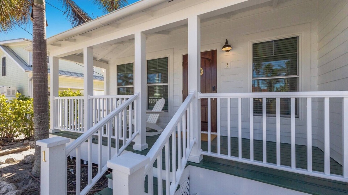 Boca Grande Apartment | Cozy Anchor Inn #1, 1-bedroom retreat in the heart of Boca Grande.- Sleeps 4 - Pool